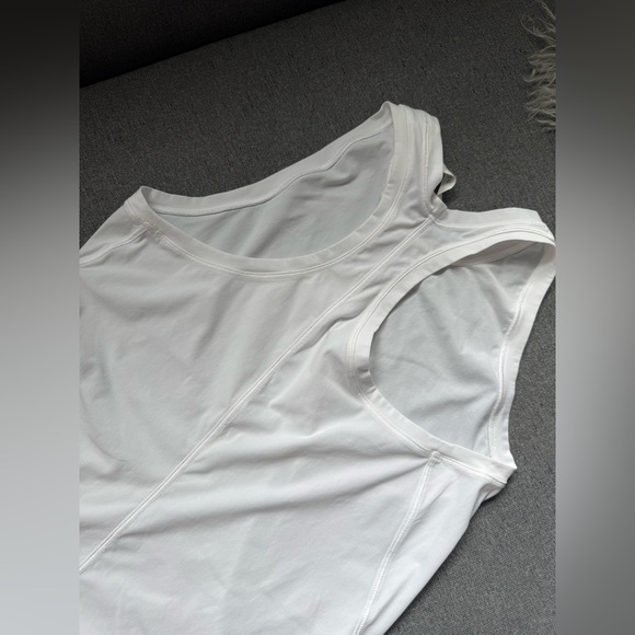 Lululemon nulu long tank top Size 2 - Picture 6 of 6